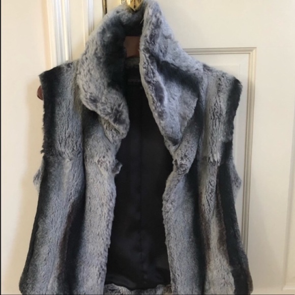 💥HOST PICK 12/8 ☄️ADRIENNE LANDAU Fur Vest BNWOT - Picture 3 of 11